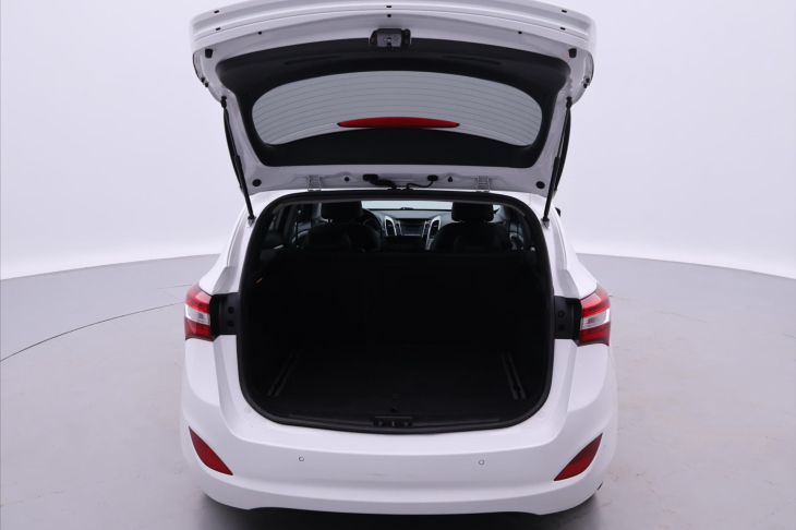 Hyundai i30 1,6 GDi 99kW Aut. CZ Weekend