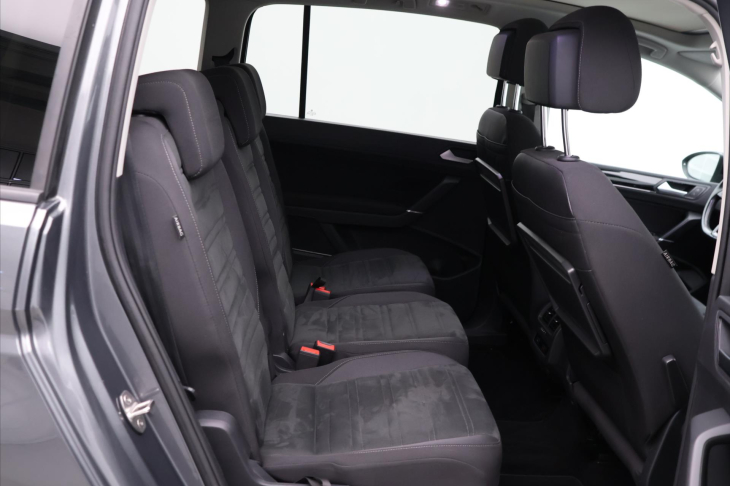 Volkswagen Touran 2,0 TDI DSG Parorama Navi