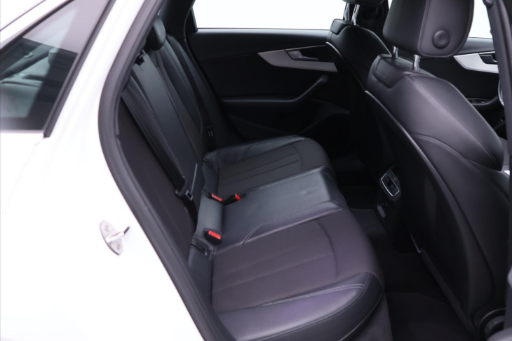 Audi A4 2,0 TDI 140kW Aut Quattro CZ