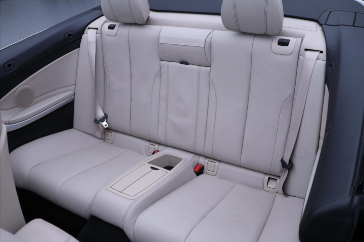 BMW Řada 4 2,0 135 kW Modern Line Cabrio