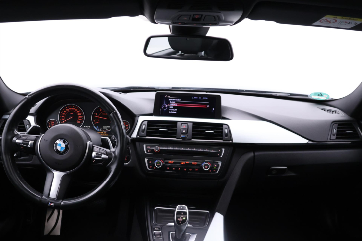BMW Řada 3 3.0 330d xDrive 190kW Touring