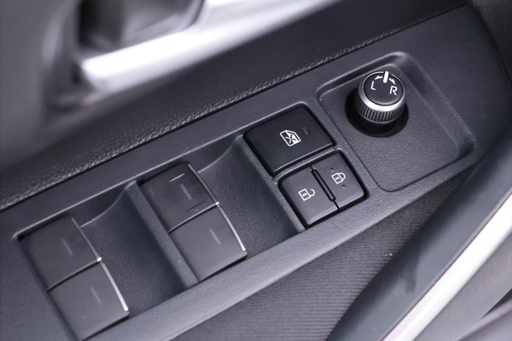 Toyota Corolla 1,8 HB Active Aut. DPH CZ 1.Maj.