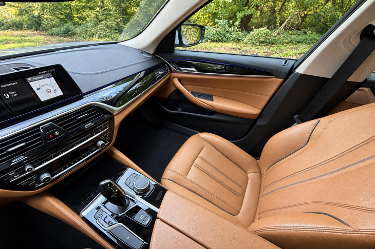 BMW Řada 5 2,0 530i xDrive Luxury Line