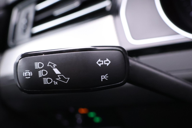 Volkswagen Passat 2,0 TDI 140kW DSG CZ R-line