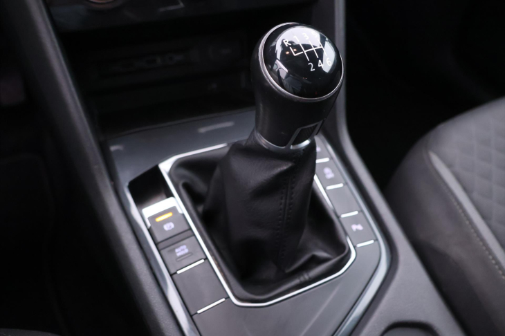 Volkswagen Tiguan 1,5 TSI R-line virtual DPH LED