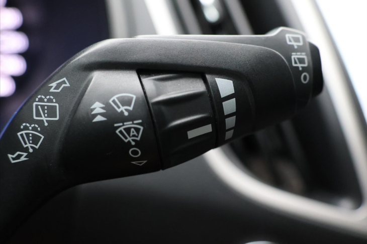 Ford S-MAX 2,0 TDCi 132kW Trend Klima