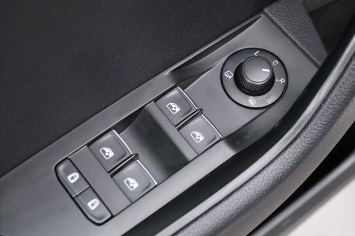 Škoda Superb 2,0 TDI DSG Style+ Kůže DPH