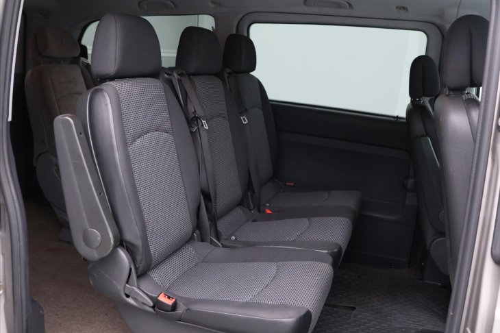 Mercedes-Benz Vito 3,0 165 kW, 6 míst, Automat