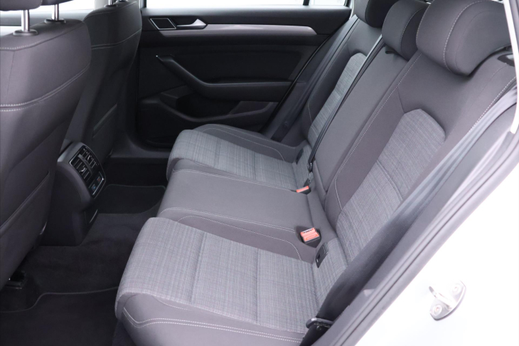 Volkswagen Passat 2,0 TDI 110kW DSG 1.Maj. DPH