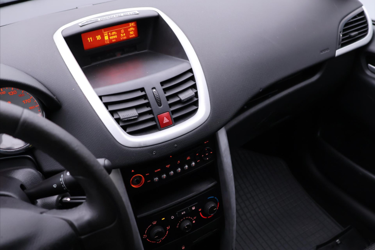Peugeot 207 1,6 HDI 68kW Klimatizace CZ
