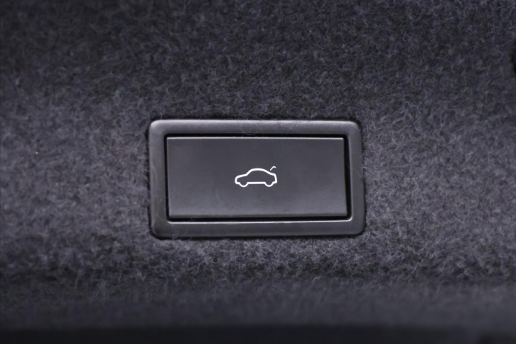 Volkswagen Passat 2,0 TDI 110kW Highline DPH