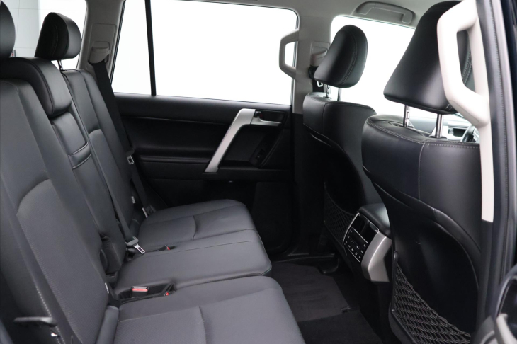 Toyota Land Cruiser 2,8 D-4D 150KW CZ 1.MAJ 4X4