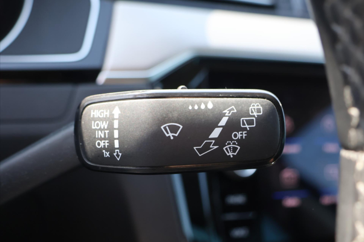 Volkswagen Passat 2,0 TDI 110kW DSG Elegance