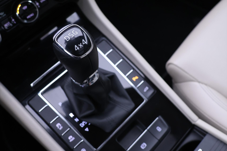 Škoda Superb 2,0 TDI 4x4 DSG L&K Matrix DPH