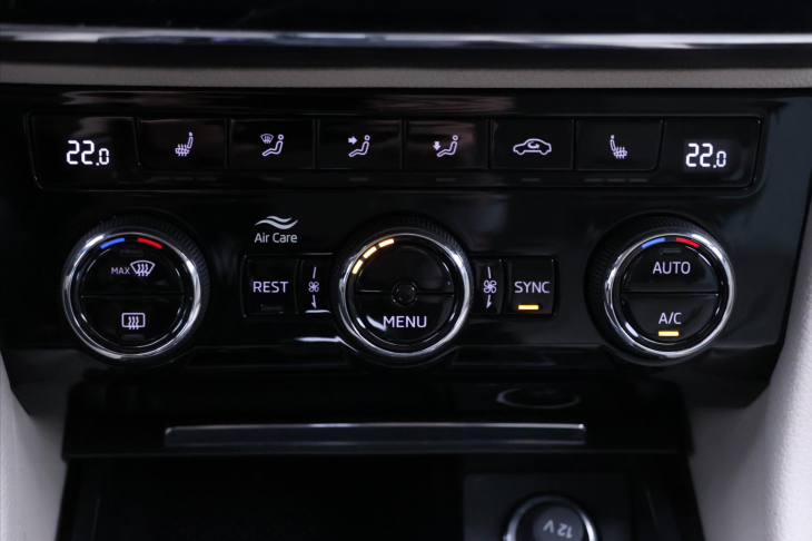 Škoda Superb 2,0 TDI DSG 4x4 CZ Style DPH