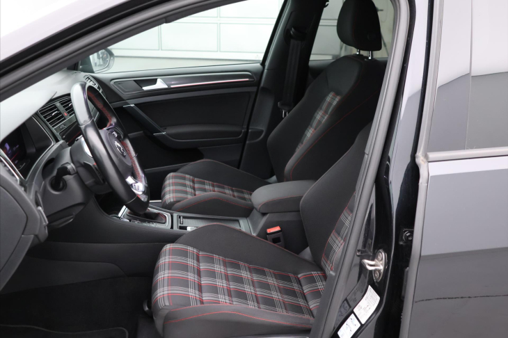 Volkswagen Golf 2,0 TSI GTI 180kW Performance