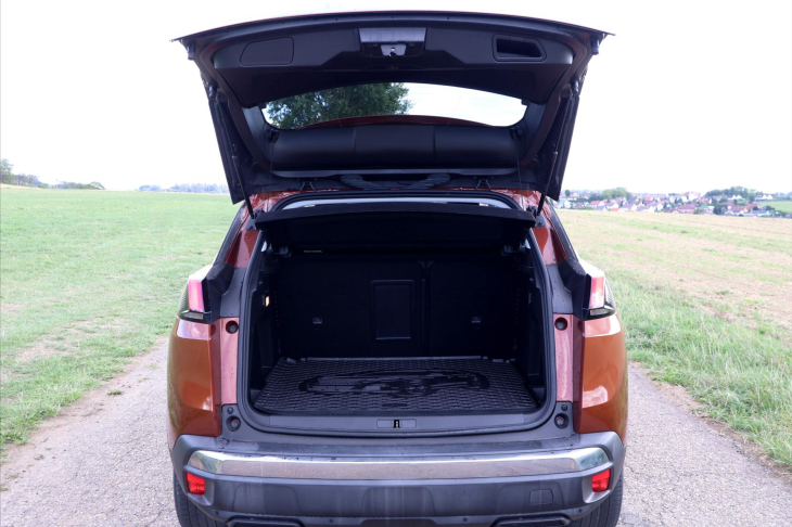 Peugeot 3008 1,5 HDi 96kW Allure CZ