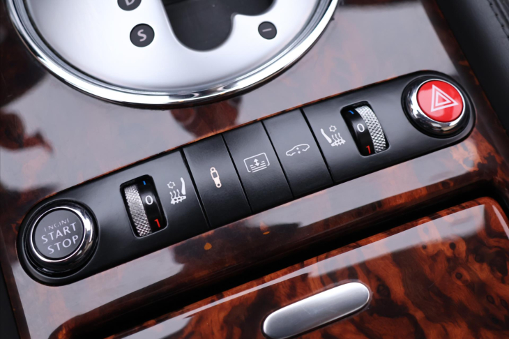 Bentley Continental Flying Spur 6,0 W12 412 kW 4x4 Kůže DPH