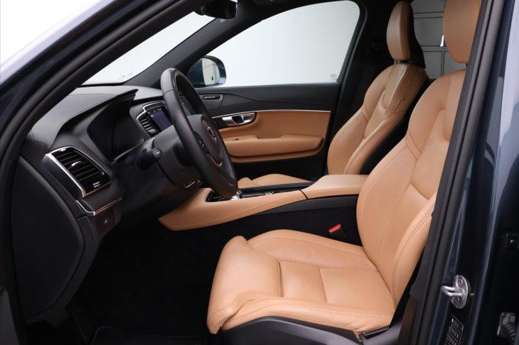Volvo XC90 2,0 B5 173kW AWD Plus Bright CZ DPH