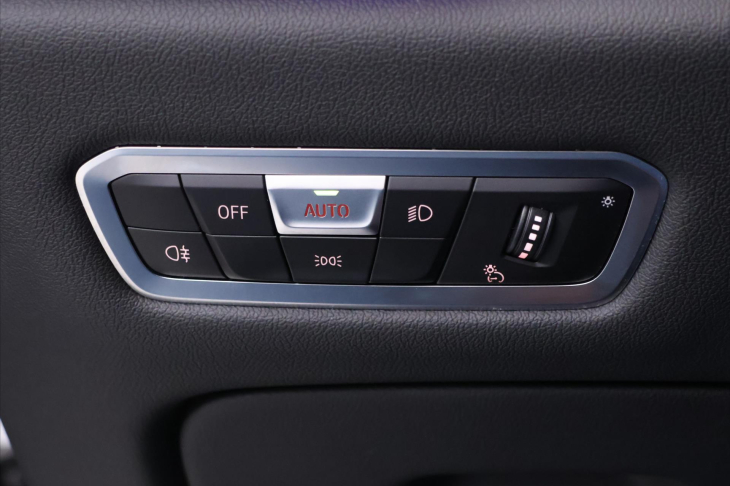 BMW X5 3,0 210kW XDrive30d CZ DPH