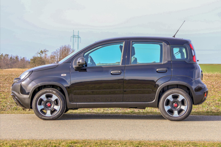 Fiat Panda 1,0 i Hybrid Cross Klima DPH