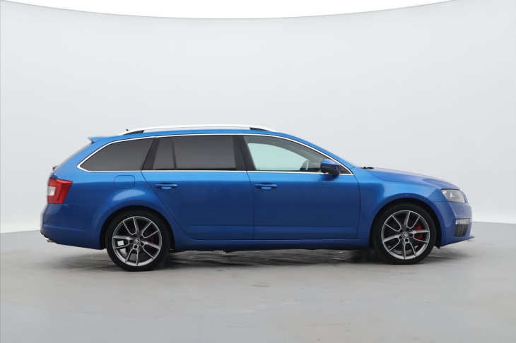 Škoda Octavia 2,0 TDI 135kW Webasto Tažné RS