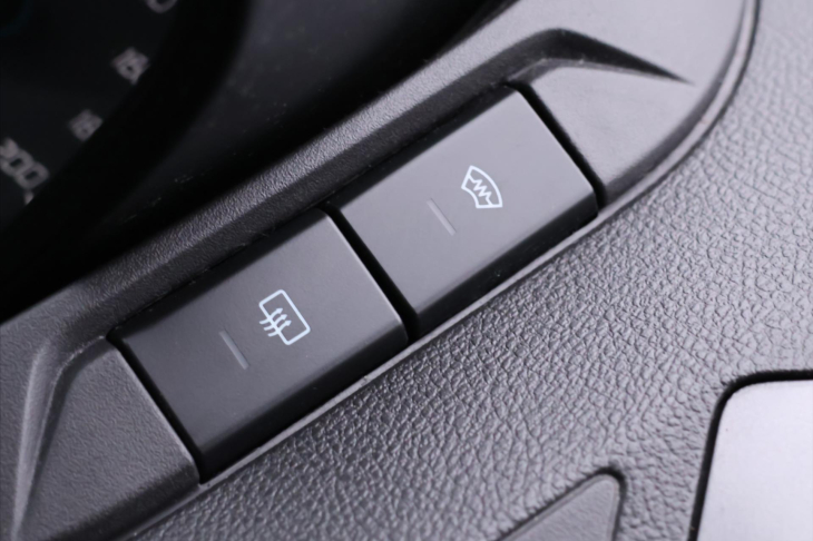 Ford Transit Custom 2,2 TDCi Titanium L2H2 9-Míst