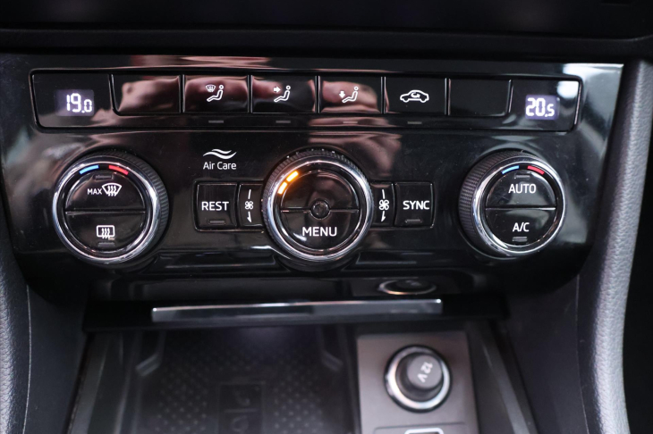 Škoda Superb 2,0 TDI 110kW DSG Navi LED