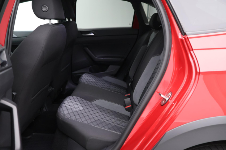Volkswagen Taigo 1,0 TSI DSG R-Line Virtual DPH