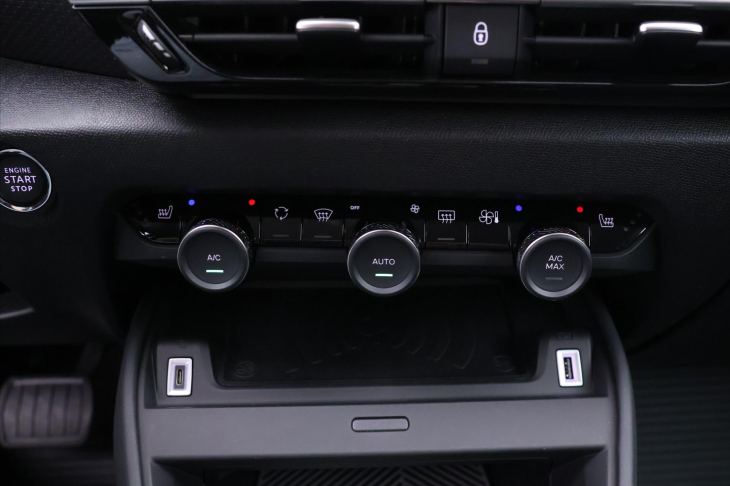 Citroën C4 1,2 PT 96kW Shine Aut Kůže HUD