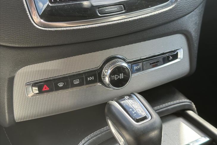 Volvo XC90 2,0 D 165 kW Inscription CZ