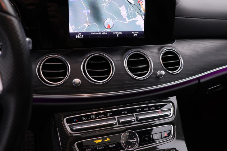 Mercedes-Benz Třídy E 2,0 220d 143kW AMG Burmester