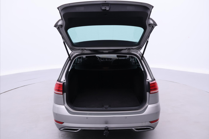 Volkswagen Golf 1,4 TSI 92kW Highline LED 1.Maj