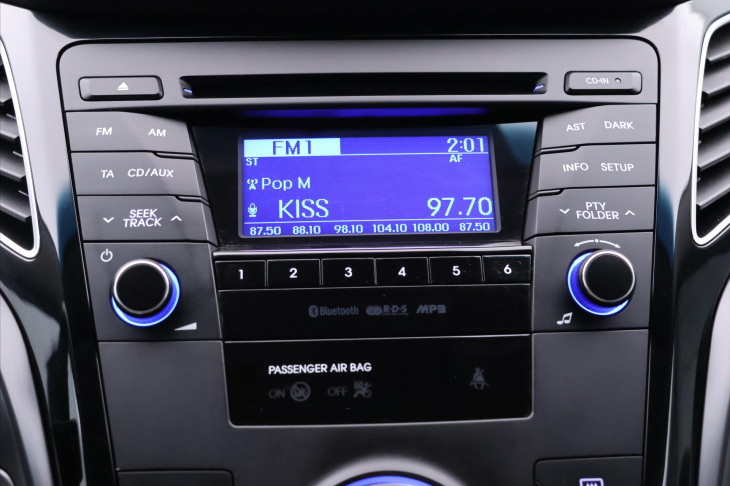 Hyundai i40 1,6 GDI Fifa edice Serv. kniha