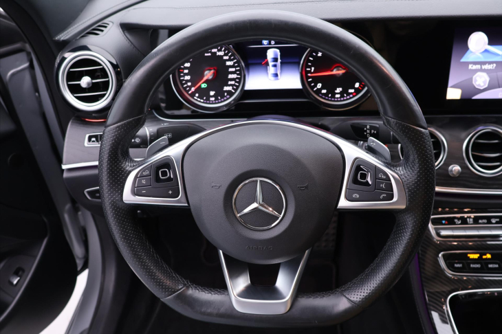 Mercedes-Benz Třídy E 2,0 220d 143kW AMG Burmester