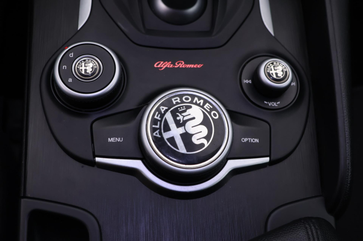 Alfa Romeo Giulia 2,1 JTD 110kW Aut. Navi Xenon