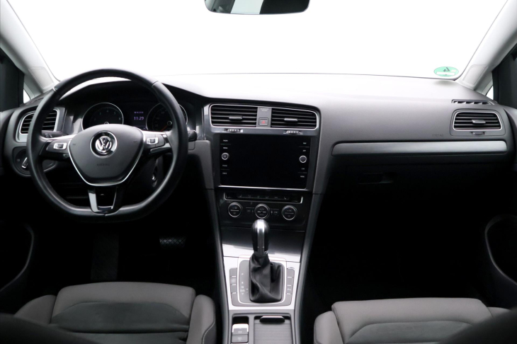 Volkswagen Golf 1,0 TSI 81kW DSG Navi 1.Maj