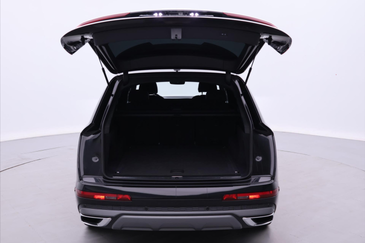 Audi Q7 3,0 TDI 210kW S-line CZ 1 Maj