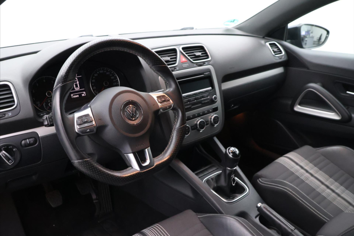 Volkswagen Scirocco 1,4 TSI 90kW Match Xenon 1.Maj