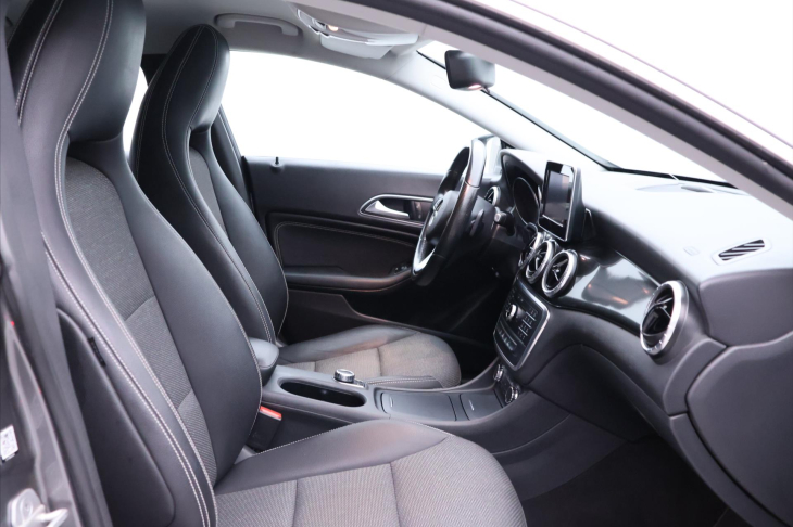 Mercedes-Benz CLA 2.1 200CDi 100kW Aut. Xenon