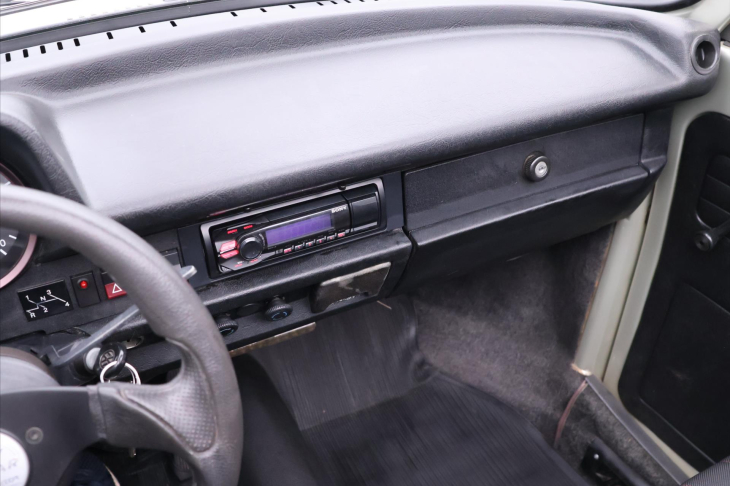 Volkswagen Beetle 1,3 1300 Cabrio