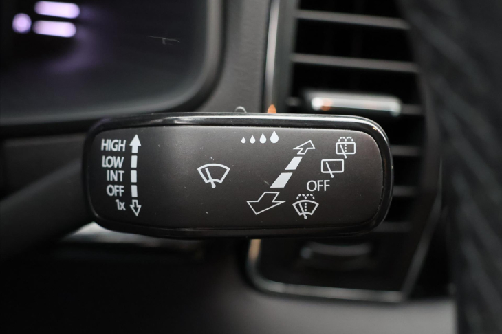 Škoda Karoq 1.6 TDI 85kW Style DSG DPH CZ