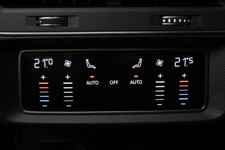 Audi Q7 3,0 TDI 210kW S-line CZ 1 Maj