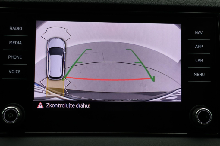 Škoda Karoq 2,0 TDI 85 kW DSG DPH Ambition