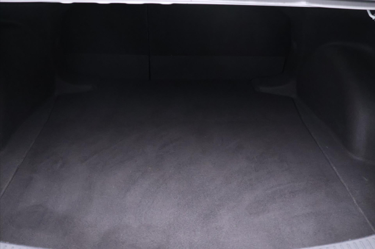 Toyota Corolla 1,8 HB Active Aut. DPH CZ 1.Maj.