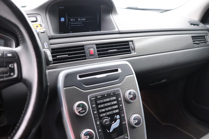 Volvo V70 2,0 D3 100kW Kinetic Dynamic DPH