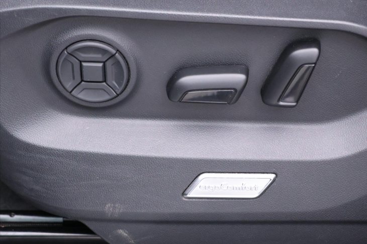 Volkswagen Touareg 3,0 TDI 210kW R-Line Tiptronic CZ DPH