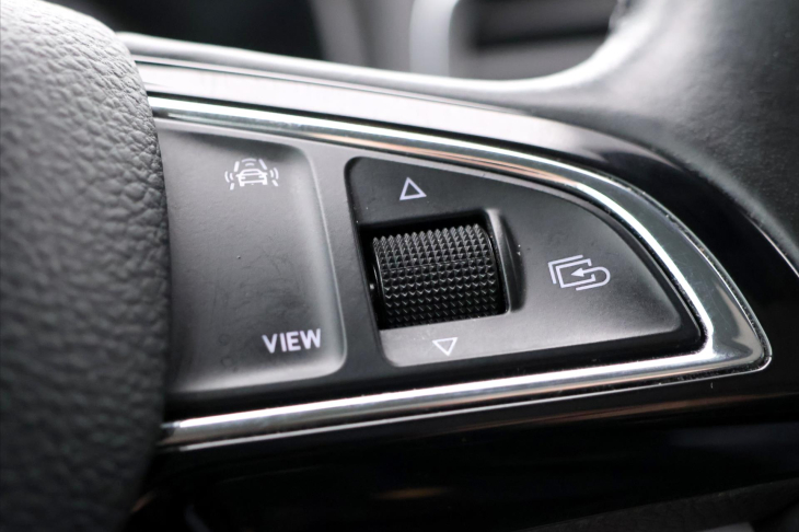 Škoda Karoq 1,6 TDI DSG Style Sport Navi