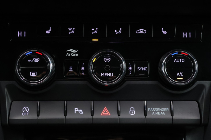 Škoda Karoq 2,0 TDI DSG 4x4 Sportline DPH