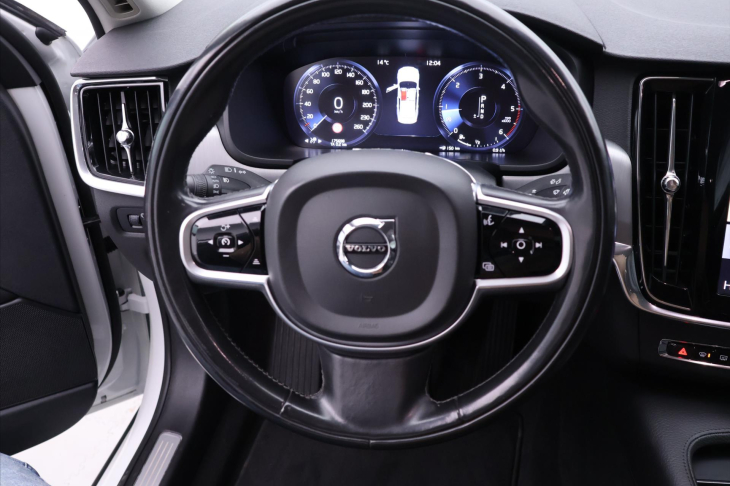 Volvo S90 2,0 D5 177kw AWD Momentum CZ DPH